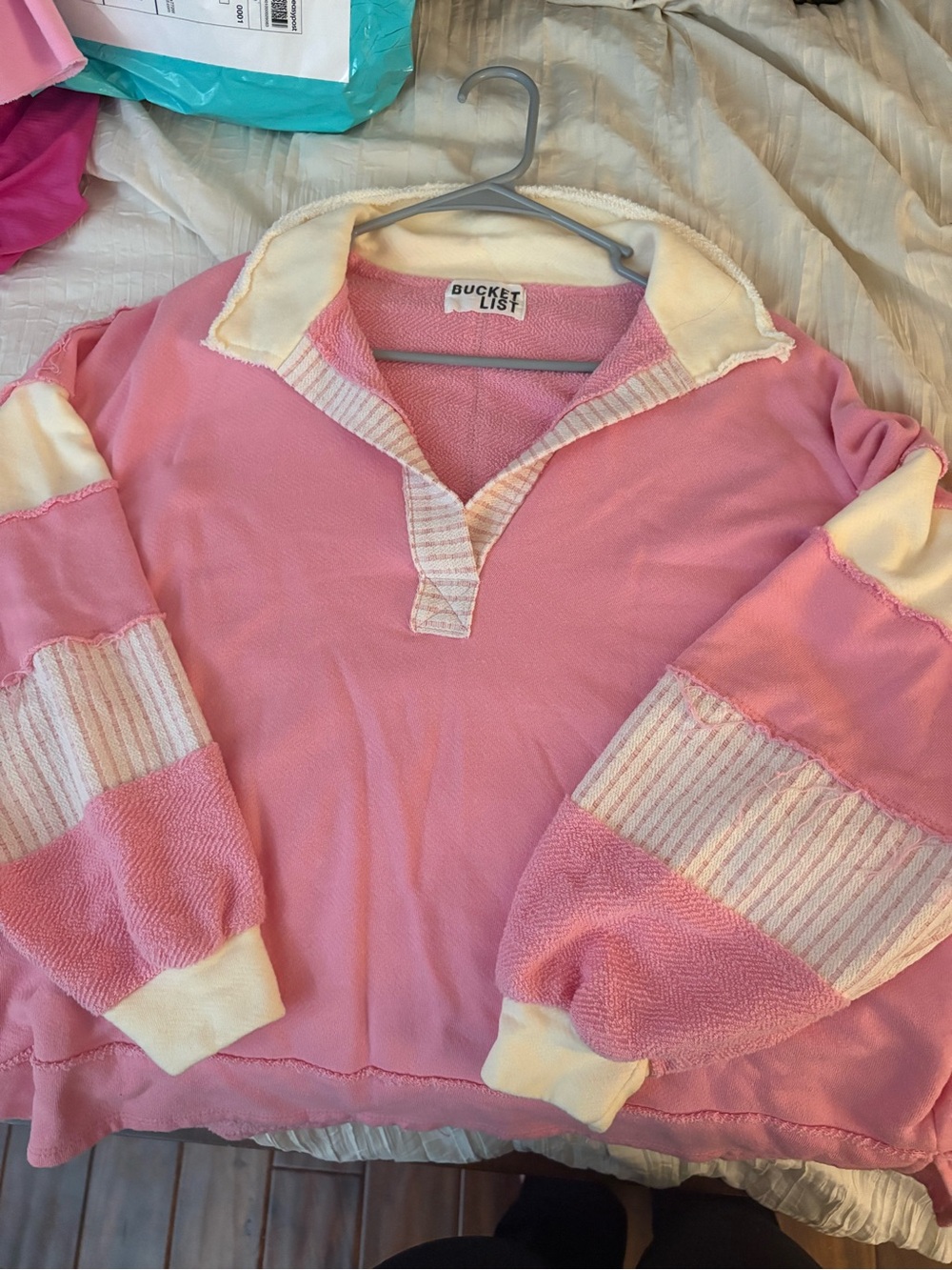 BUCKETLIST Pink & Cream Relaxed V‑Neck Pullover Sweater
